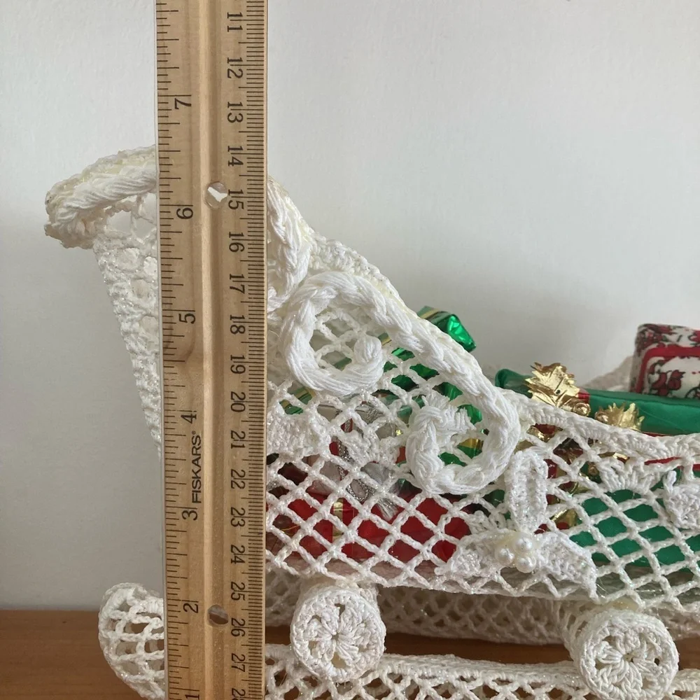 Vtg Crochet Sleigh With Presents Christmas Table Decor Home Winter Frost